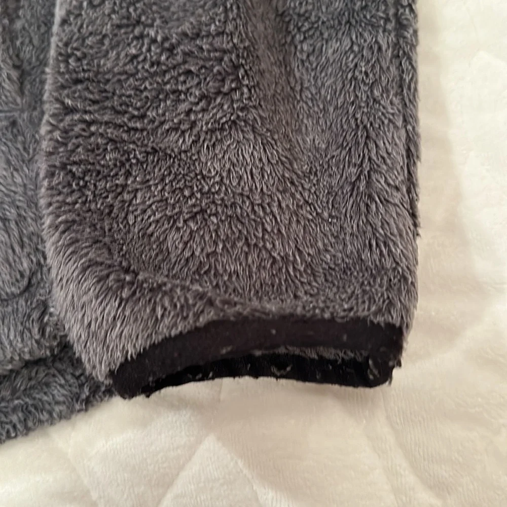 The North Face Women’s Osito Faux Fur Mock Neck Jacket Charcoal Gray Size Small - Picture 7 of 16